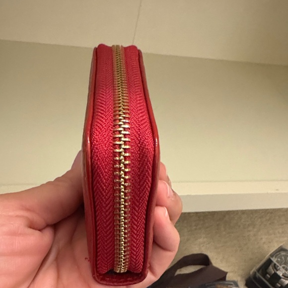 Red Embossed Zipper Wallet - Picture 4 of 8